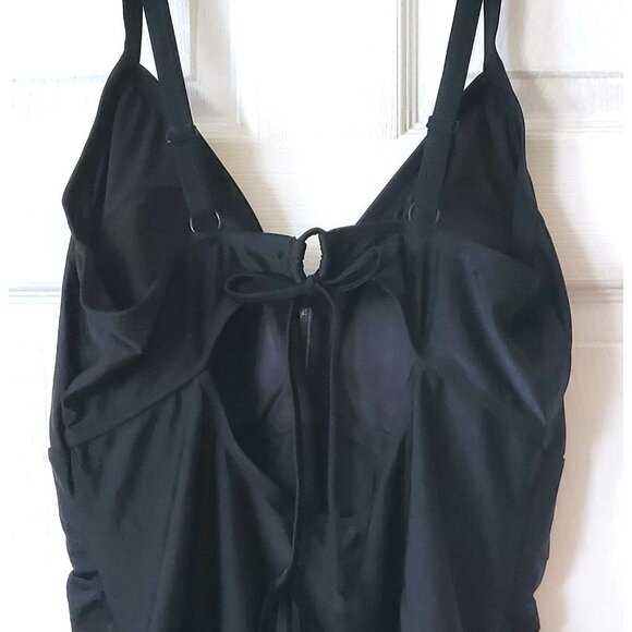 OLD NAVY ONE PIECE BLACK RUCHED SWEEMSUIT BATHING SUIT SIZE 3X PLUS NWOT - Picture 6 of 6